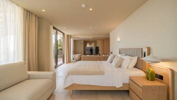 Signature Suite, Sea View | Minibar (some free items), in-room safe, WiFi (free)