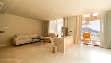 Deluxe Suite, Sea View | Item bar mini percuma, peti besi dalam bilik, Wi-fi percuma