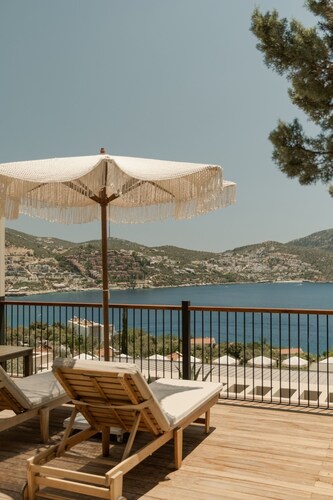Asfiya Sea View Hotel
