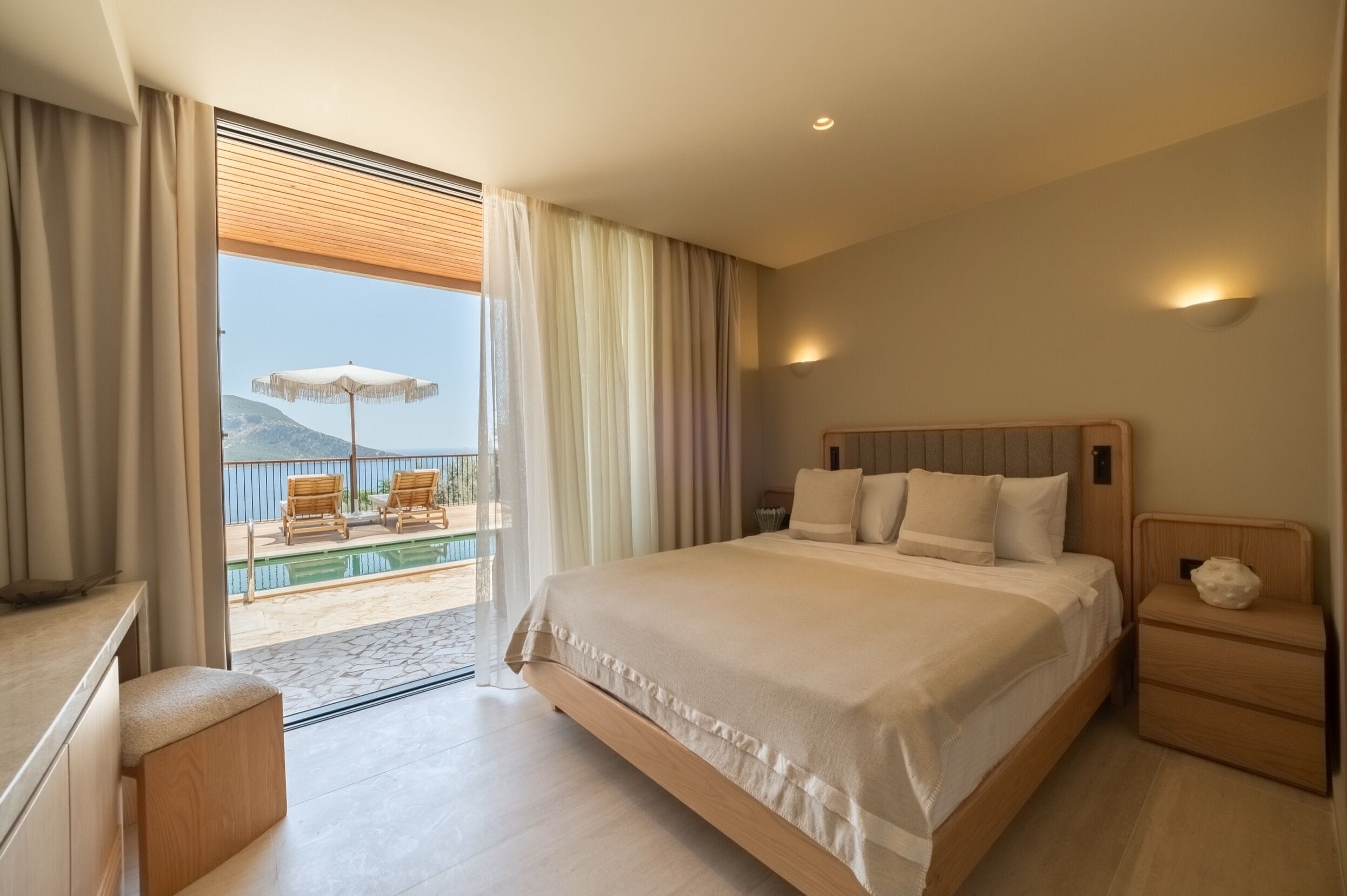 Premium Room, Sea View | Item bar mini percuma, peti besi dalam bilik, Wi-fi percuma 