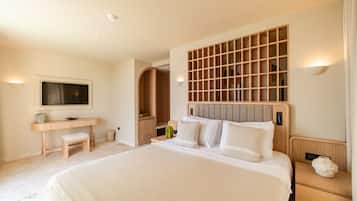 Minibar (some free items), in-room safe, WiFi (free)