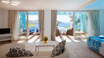 Deluxe-Suite, Meerblick | 1 Schlafzimmer, Minibar (mit einigen kostenlosen Artikeln), Zimmersafe