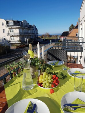 Outdoor dining - Apartment Alize 4 with sea view (Börgerende)