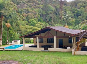 Pool - Spacious property for rent in Juquitiba (Juquitiba)