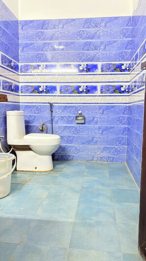 Deluxe-fællessovesal - mænd/kvinder | Badeværelse | Bruser, gratis toiletartikler, håndklæder, Sæbe