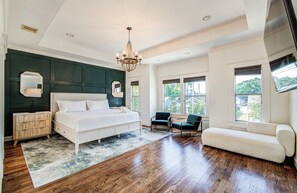 3 bedrooms, WiFi - 3BD Houston Heights Hideaway with Outdoor Paradise (Houston)