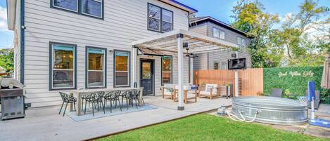 تناول الطعام بالخارج