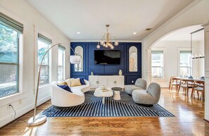 TV, offices - 3BD Houston Heights Hideaway with Outdoor Paradise (Houston)