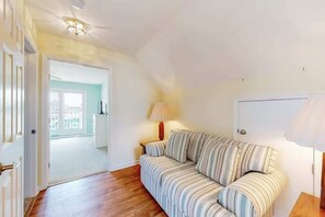 TV - Keen-Wik on the bay | Balcony | House (Selbyville)