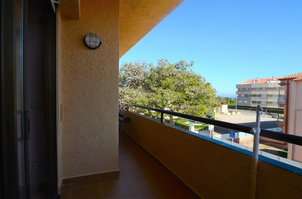 Apartment | Property grounds - Apartment in Griells Near Beach & Pool (Torroella de Montgrí)