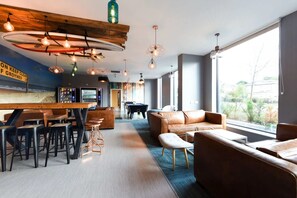 Lobby sitting area - Student Only Home Park (Bournemouth)