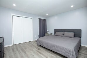 2 Schlafzimmer, Schreibtisch, Bügeleisen/Bügelbrett, kostenloses WLAN