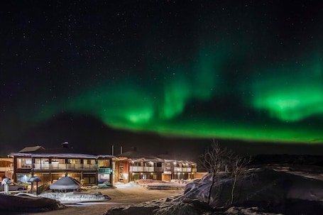 Front of property. Arctic Lodge