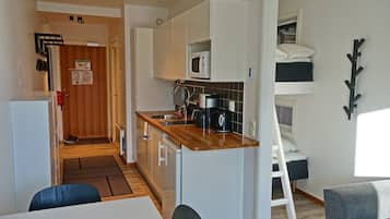 Studio Ăconomique, vue montagne | Cuisine privĂ©e | RĂ©frigĂ©rateur, micro-ondes, plaque de cuisson