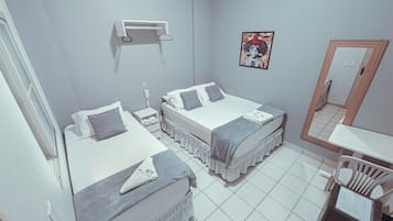 Quarto triplo família, banheiro privativo | Wi-Fi de cortesia