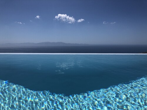 Houses G Y in Kardiani Tinos