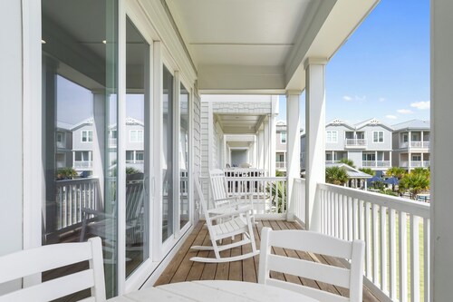 Luxury Townhome in Emerald Isle, NC with elevator and walking distance to beach.   Three story spacious townhome.