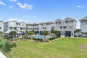 Exterior - Luxury Townhome in Emerald Isle, NC with elevator and walking distance to beach.   Three story spacious townhome. (Emerald Isle)