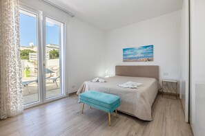 2 bedrooms, iron/ironing board, free WiFi, bed sheets - Villa Sogno D'estate - Marina Di... (Marina di mancaversa)