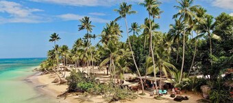 Deluxe Beach condo with WiFi, AC in gorgeous El Portillo, Las Terrenas