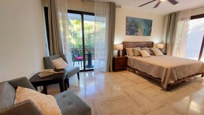 2 chambres, coffres-forts dans les chambres, bureau