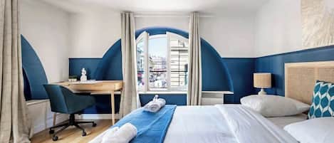 1 bedroom, desk, iron/ironing board, WiFi