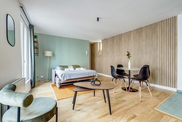 1 bedroom, desk, free WiFi, bed sheets