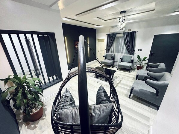 Appartement Familial, balcon, vue ville | Coin séjour