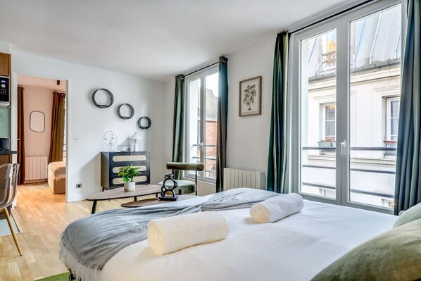 1 bedroom, desk, free WiFi, bed sheets