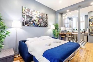 Iron/ironing board, WiFi, bed sheets - Butte-Chaumont : Close to Center of Paris (Paris)
