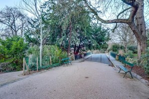 Property grounds - Butte-Chaumont : Close to Center of Paris (Paris)
