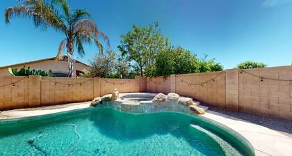 Come Vacation in your own Private Pool & Spa!!!