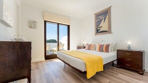 2 makuuhuonetta, silitysrauta/-lauta, ilmainen Wi-Fi, vuodevaatteet