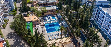 المنشأة من الخارج