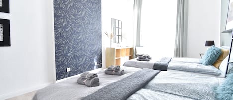 4 dormitorios, tabla de planchar con plancha, wifi y ropa de cama