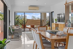 Dining - Lux Penthouse, Private Rooftop (South Brisbane)