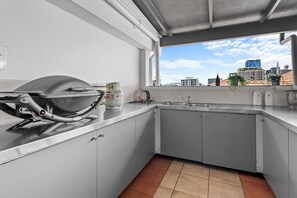 Fridge, microwave, oven, stovetop - Lux Penthouse, Private Rooftop (South Brisbane)