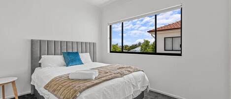 2 chambres, fer et planche à repasser, Wi-Fi, draps fournis