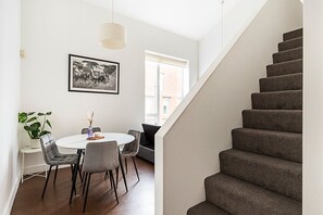 Interior - Cosy Camden Retreat Near Markets & Tube (London)