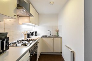 Frigorifero, microonde, forno, macchina per tè/caffè