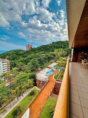 Basic Apartment | Property grounds - Vista para Oceano e Ar condicionado (Guarujá)