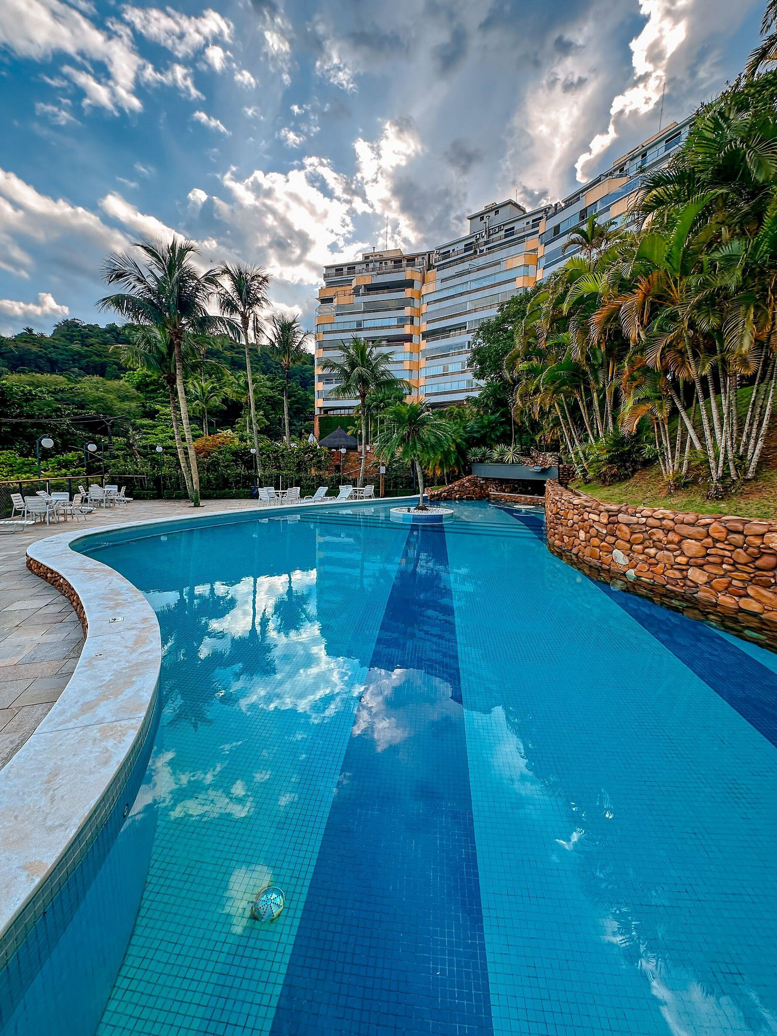 Basic Apartment | Pool