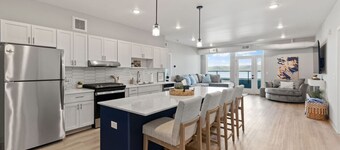 Top floor unit with huge patio overlooking Lake Pepin - Unit 302