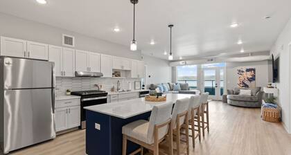 Top floor unit with huge patio overlooking Lake Pepin - Unit 302