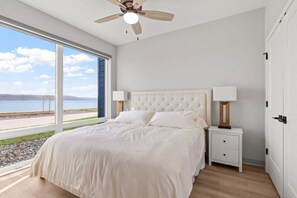 1 slaapkamer, een strijkplank/strijkijzer, gratis wifi, beddengoed