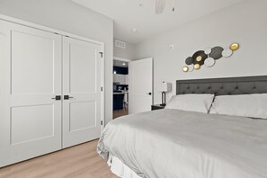 1 dormitorio, tabla de planchar con plancha, wifi gratis y ropa de cama