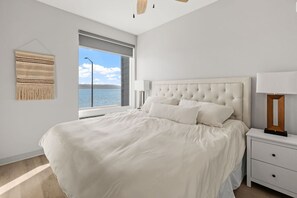 1 habitación, tabla de planchar con plancha, wifi gratis y ropa de cama