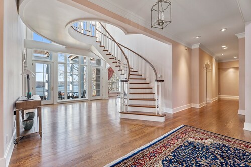 Luxurious house near Cornell campus with lake views and incredible sunsets.