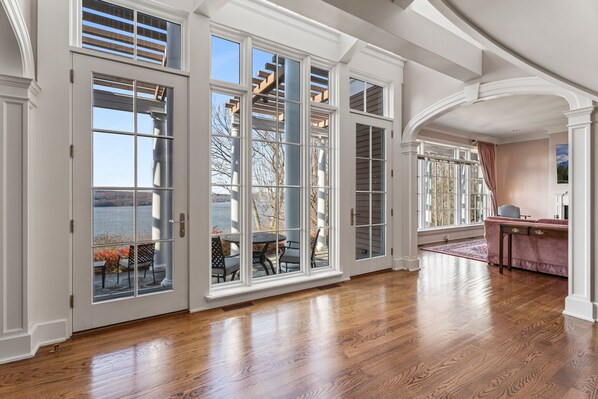 Interior - Luxurious house near Cornell campus with lake views and incredible sunsets. (Ithaca)