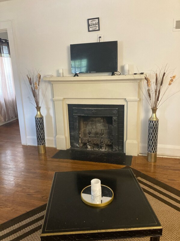 Interior - Charming 2-bedroom townhome in quaint Hamlet with WiFi, AC (Hamlet)